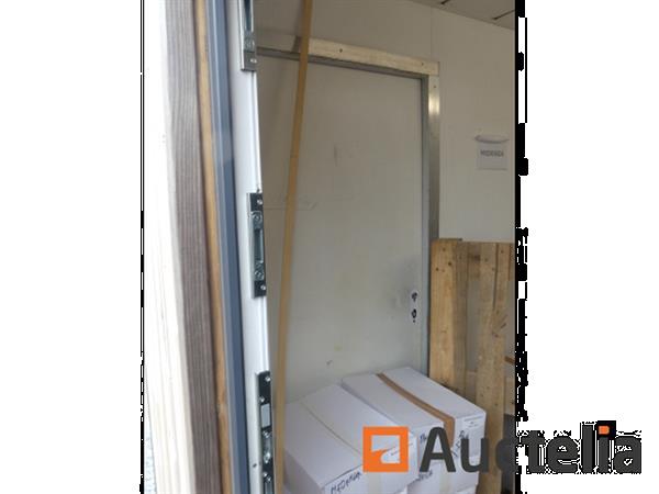 Grote foto set van 4 containers omgebouwd tot kantine met keuken opslag en zijterras doe het zelf en verbouw containers