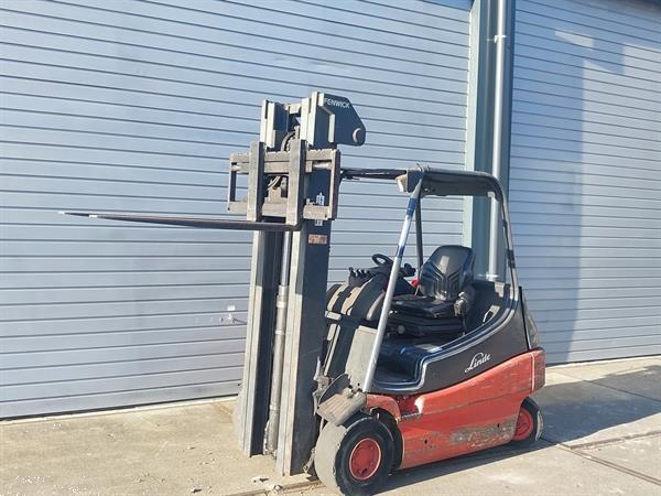 Grote foto linde 2.5 electro agrarisch heftrucks