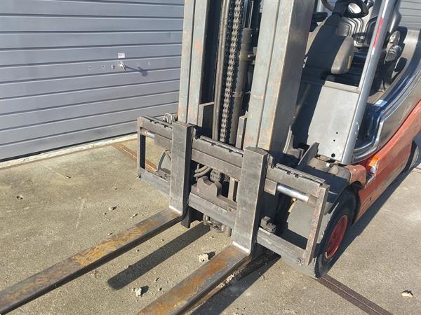 Grote foto linde 2.5 electro agrarisch heftrucks