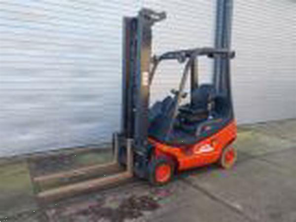 Grote foto linde 1.6ton diesel. agrarisch heftrucks