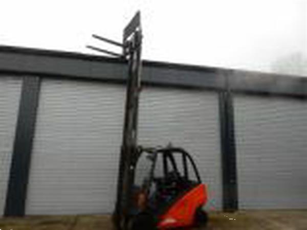 Grote foto linde 2 ton diesel. agrarisch heftrucks