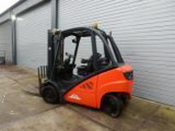 Grote foto linde 2 ton diesel. agrarisch heftrucks
