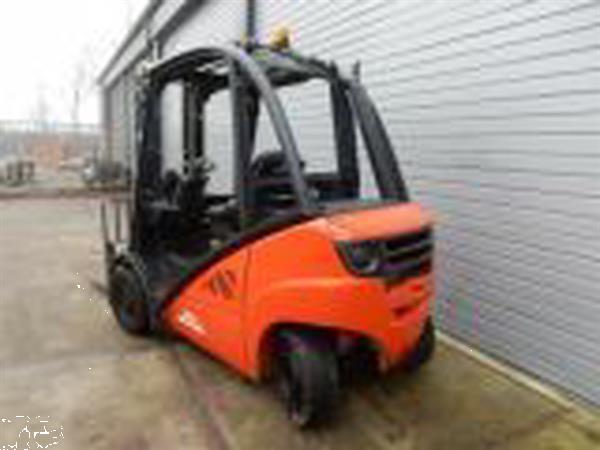Grote foto linde 2 ton diesel. agrarisch heftrucks