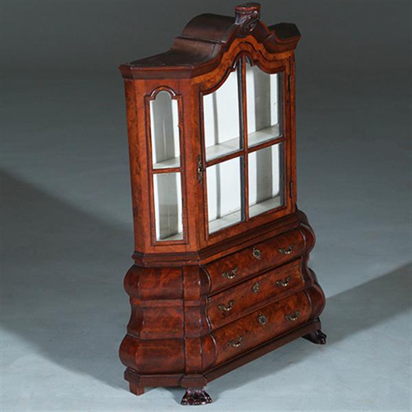 Grote foto miniatuur of meesterstuk van een 18e eeuwse wortelnoten porseleinkast ca 1885 no.271745 antiek en kunst stoelen en banken