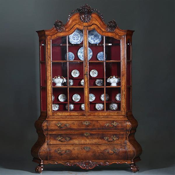 Grote foto groot wortelnoten porseleinkast ca 1755 hollands rococo no.271740 antiek en kunst stoelen en banken