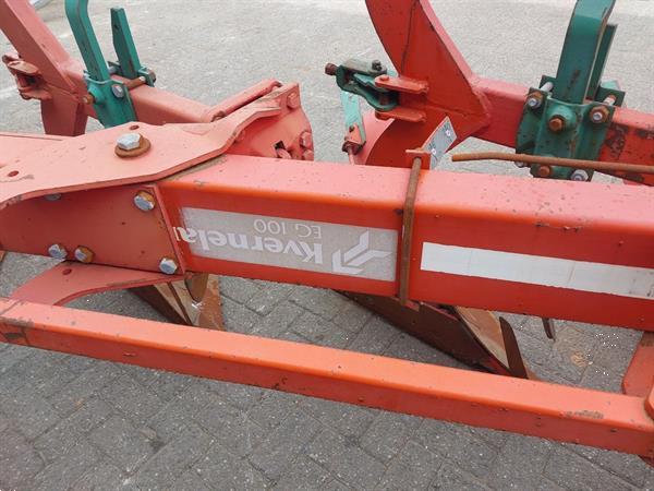 Grote foto kverneland eg 100 vario 4 schaar ploeg agrarisch ploegen