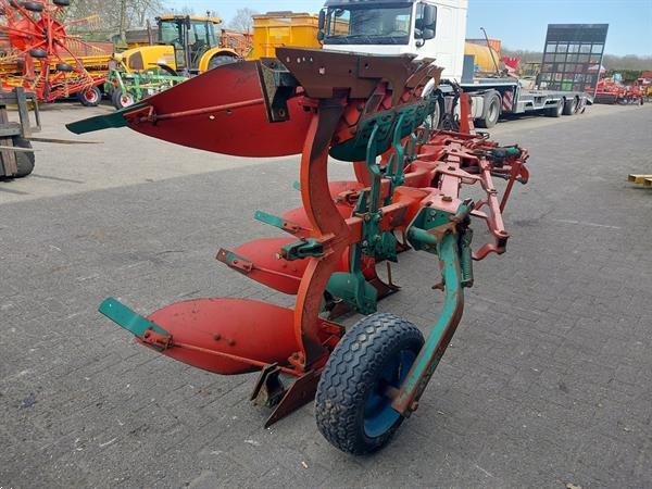 Grote foto kverneland eg 100 vario 4 schaar ploeg agrarisch ploegen