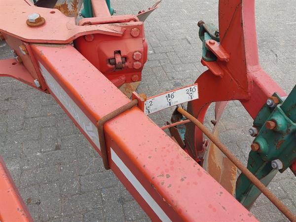 Grote foto kverneland eg 100 vario 4 schaar ploeg agrarisch ploegen