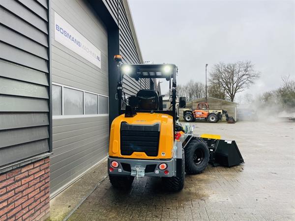 Grote foto giant g2700 x tra hd jubileum editie minishovel nieuw 699 lease agrarisch shovels