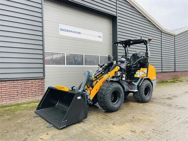 Grote foto giant g2700 x tra hd jubileum editie minishovel nieuw 699 lease agrarisch shovels