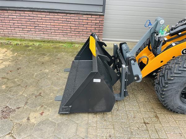 Grote foto giant g2700 x tra hd jubileum editie minishovel nieuw 699 lease agrarisch shovels