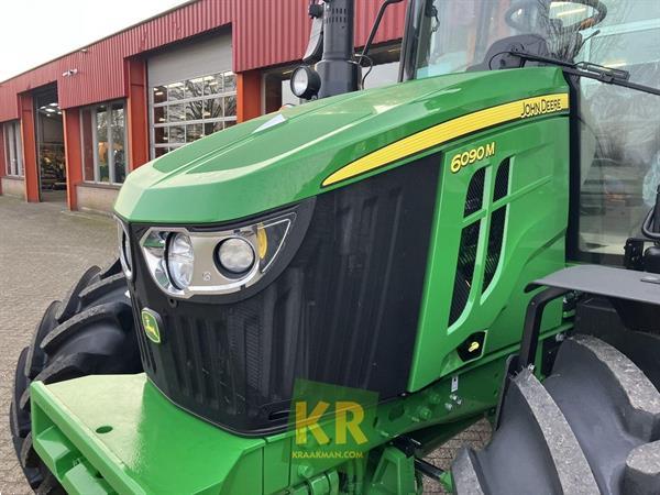 Grote foto john deere 6090m 691713 agrarisch tractoren