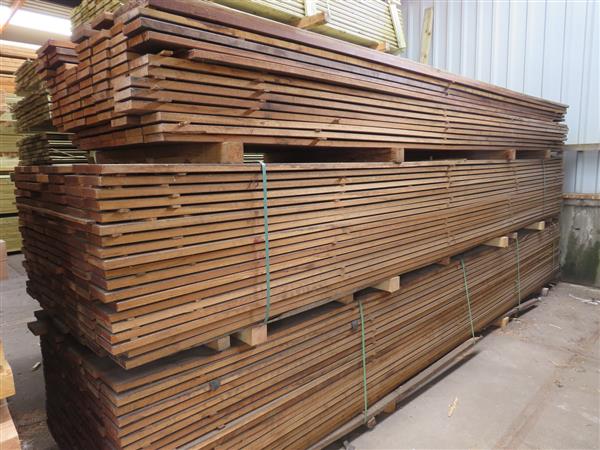 Grote foto bankirai vlonderdelen 28mm dik scherp geprijsd tuin en terras tuinhout en palen