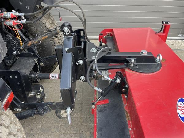 Grote foto sweep atv 500 veegmachine 175 cm pto aandrijving met opvangbak agrarisch algemeen