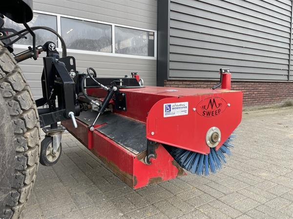 Grote foto sweep atv 500 veegmachine 175 cm pto aandrijving met opvangbak agrarisch algemeen