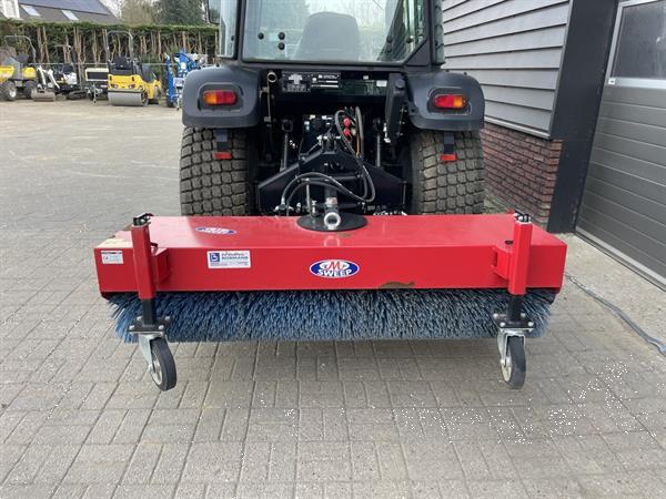 Grote foto sweep atv 500 veegmachine 175 cm pto aandrijving met opvangbak agrarisch algemeen