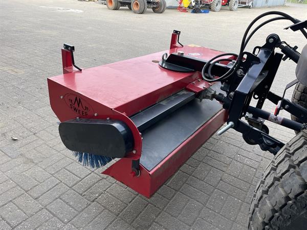Grote foto sweep atv 500 veegmachine 175 cm pto aandrijving met opvangbak agrarisch algemeen
