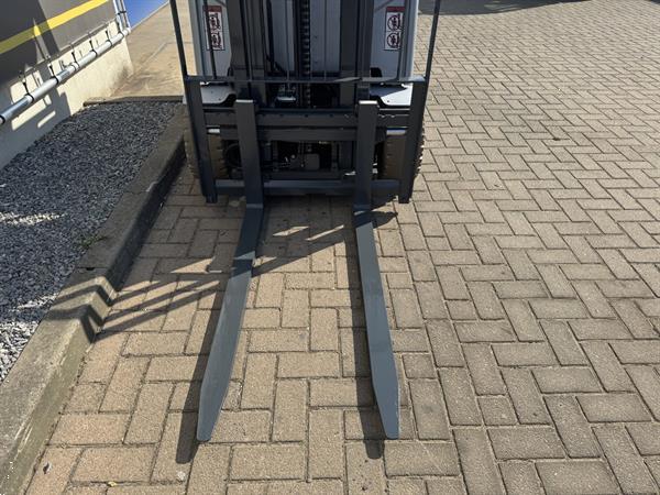 Grote foto vs 22122 elektrische triplex heftruck rx20 20 bj2019 sideshift agrarisch heftrucks