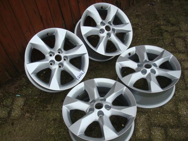 Grote foto 17 inch originele nissan velgen steek 5x114 3 auto onderdelen banden en velgen