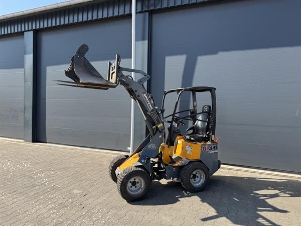 Grote foto giant 2545sw mini loader shovel incl bak en lepels agrarisch shovels