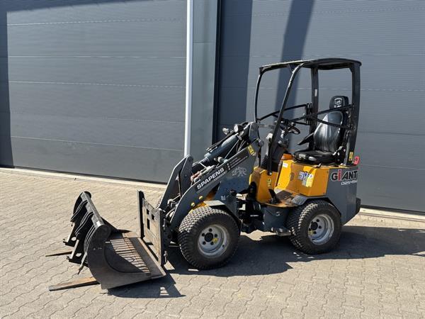 Grote foto giant 2545sw mini loader shovel incl bak en lepels agrarisch shovels