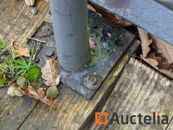 Grote foto de brug van de staalstructuur doe het zelf en verbouw onderdelen en accessoires