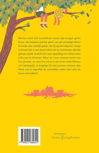 Grote foto een mooie dag om in een boom te klimmen boeken jeugd 13 jaar en ouder