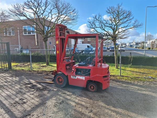 Grote foto o k heftruck 2.5 ton diesel agrarisch heftrucks