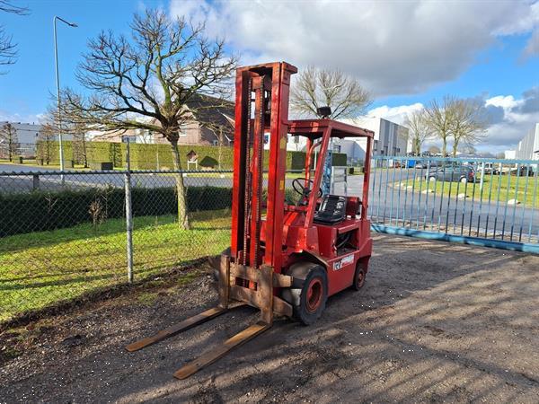 Grote foto o k heftruck 2.5 ton diesel agrarisch heftrucks