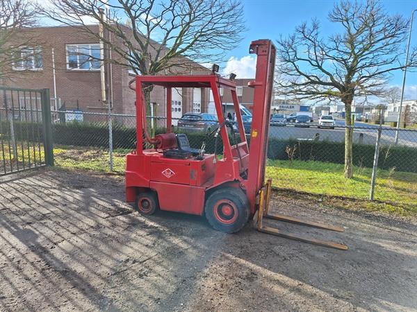 Grote foto o k heftruck 2.5 ton diesel agrarisch heftrucks