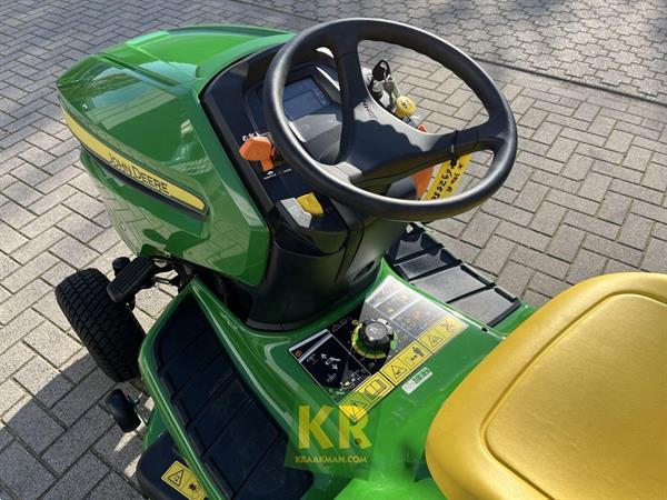 Grote foto john deere x350r 692550 tuin en terras zitmaaiers