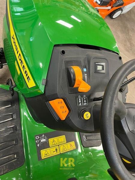 Grote foto john deere x127 692304 tuin en terras zitmaaiers