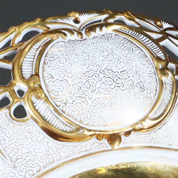 Grote foto groot tafel stuk of piece de milieu wit porselein met goud begin 19e eeuw no.270160 antiek en kunst stoelen en banken