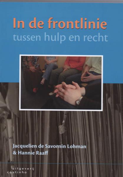 Grote foto in de frontlinie tussen hulp en recht boeken politiek en maatschappij