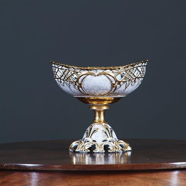 Grote foto groot tafel stuk of piece de milieu wit porselein met goud begin 19e eeuw no.270160 antiek en kunst stoelen en banken