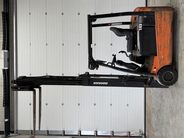 Grote foto doosan 1800kg heftruck vorkspreider agrarisch heftrucks