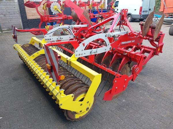 Grote foto pottinger terradisc 3001 schijveneg met pakkerwals agrarisch akkerbouw