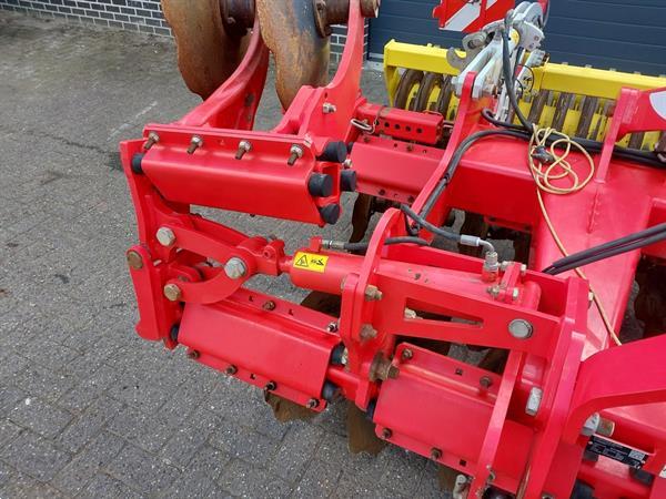 Grote foto pottinger terradisc 3001 schijveneg met pakkerwals agrarisch akkerbouw