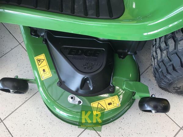 Grote foto john deere x167 692704 tuin en terras zitmaaiers