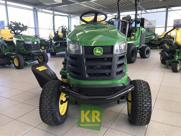 Grote foto john deere x167 692704 tuin en terras zitmaaiers
