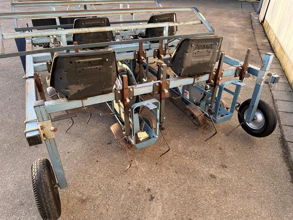Grote foto perdu beddenplantmachine agrarisch zaaimachines
