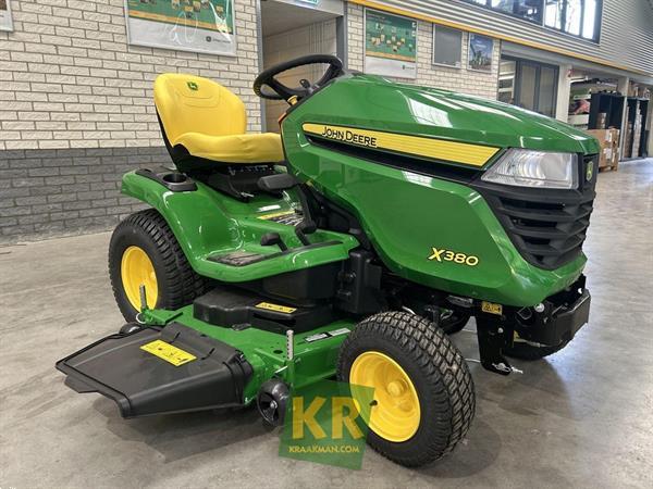 Grote foto john deere x380 692959 tuin en terras zitmaaiers