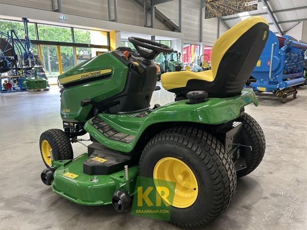 Grote foto john deere x380 692959 tuin en terras zitmaaiers