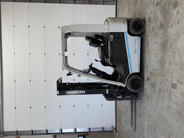 Grote foto uni carriers nissan triple sideshift agrarisch heftrucks