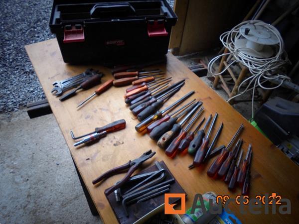 Grote foto doos met meer dan 30 gereedschappen doe het zelf en verbouw gereedschappen en machines