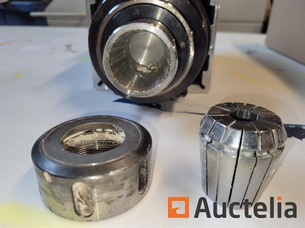 Grote foto pds adev110 motor met er40 klemhouder 4 5kw doe het zelf en verbouw onderdelen en accessoires