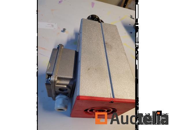 Grote foto pds adev110 motor met er40 klemhouder 4 5kw doe het zelf en verbouw onderdelen en accessoires