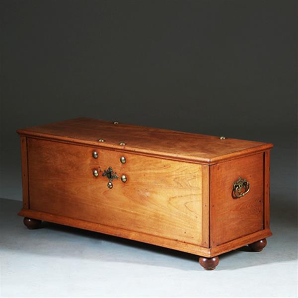 Grote foto kleine koloniale kist ca 1800 djatihout met bronzen beslag no.280310 antiek en kunst stoelen en banken