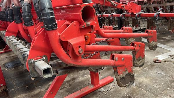 Grote foto kuhn zaaibalk met verdeler en 24 kouters 3 meter agrarisch zaaimachines