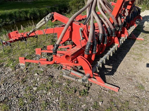 Grote foto kuhn zaaibalk met verdeler en 24 kouters 3 meter agrarisch zaaimachines